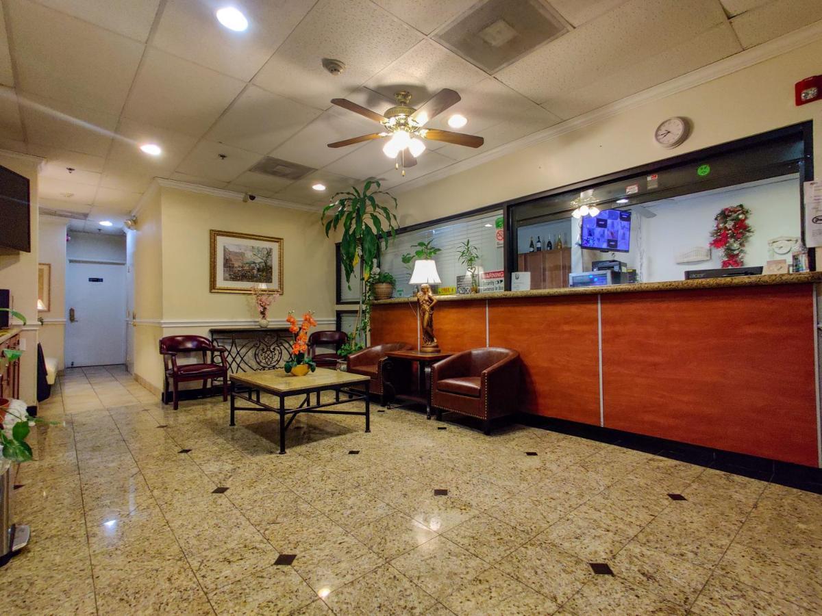 Motel Athens & 2*